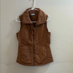 Columbia Women's Tan Quilted Vest (NWOT)